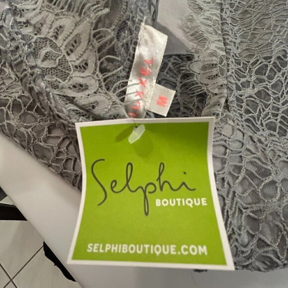 NWT: Gray Lace Party Dress: Size Medium - Picture 5 of 9